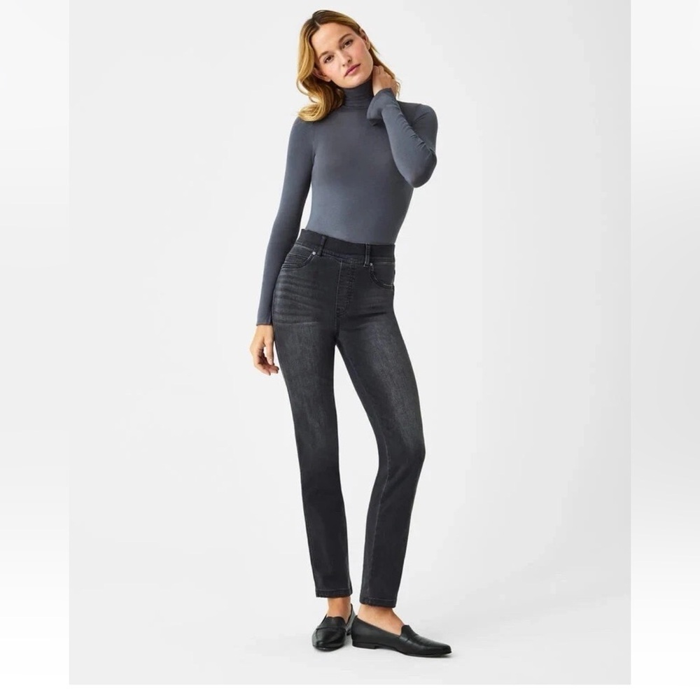 SPANX Women's Classic Straight Leg Pull On Jeans in Charcoal Black size medium